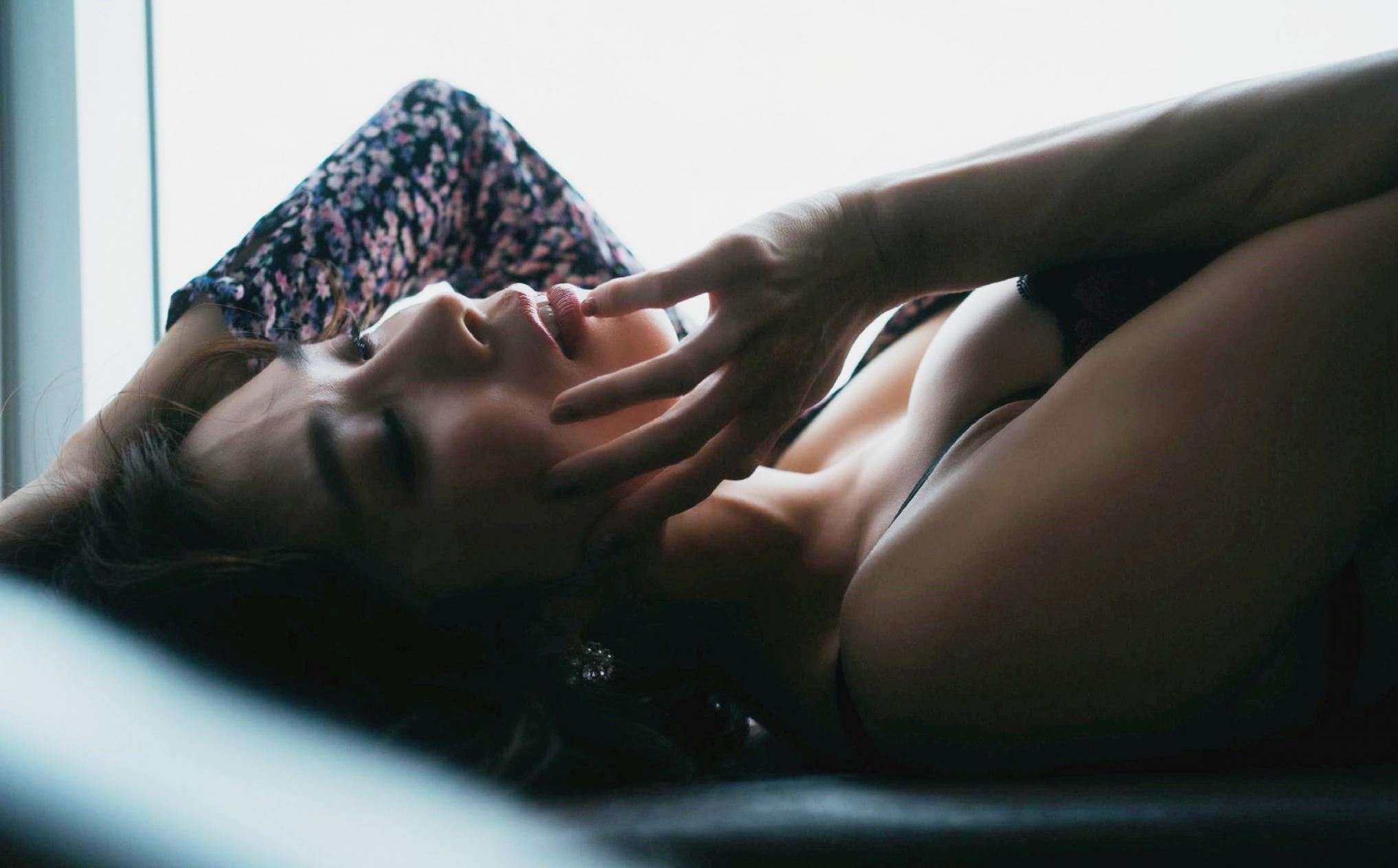 AV女优下海价码爆跌！日本风俗市场崩落，樱花妹集体「海外卖淫」