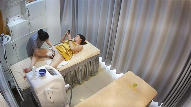 《黑客破解美容院监控》真实记录多位做阴部护理的极品少妇