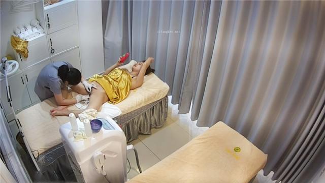 《黑客破解美容院监控》真实记录多位做阴部护理的极品少妇