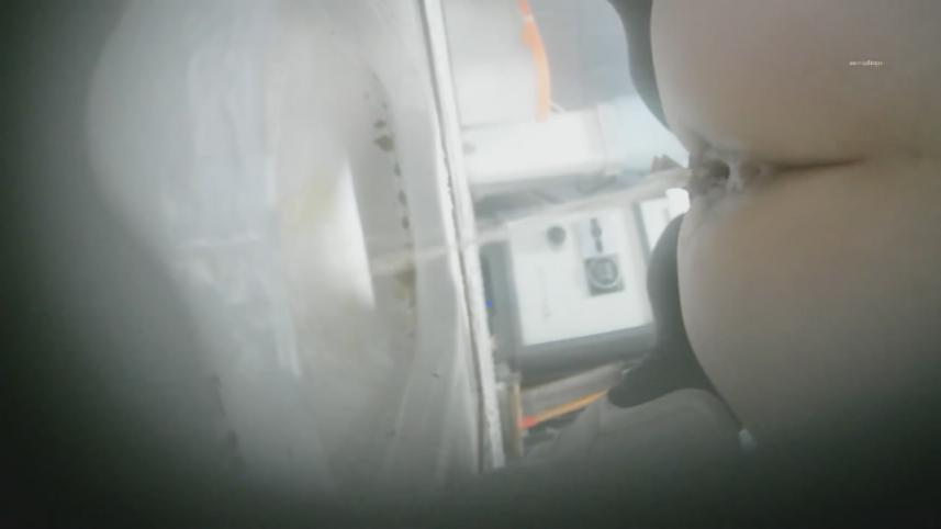 新流出写字楼女厕前后景双镜头偷拍❤️白领姐姐尿尿健美裤靓妹痔疮有点严重