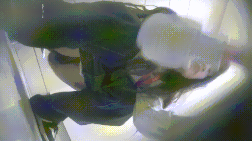 写字楼女厕全景偷拍3位女白领❤️差点被其中一位机灵的妹子发现了