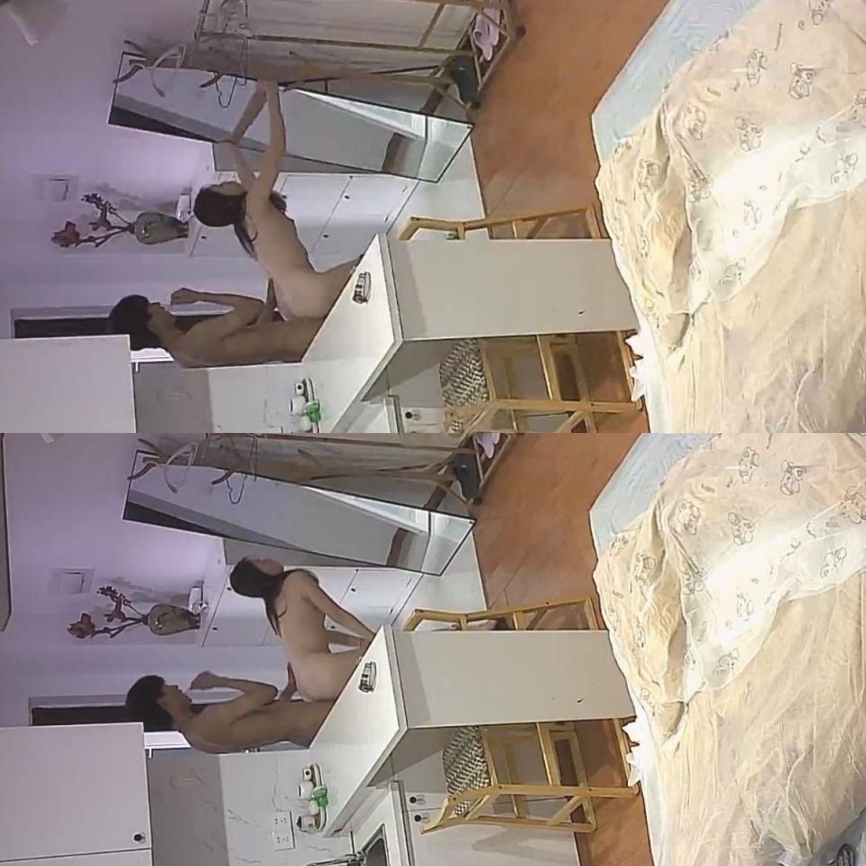 高校附近民宿钟点炮房摄像头偷拍❤️小仙女被拉到镜子前狠抽屁股后入看到自己骚样子再也忍不住原型毕露