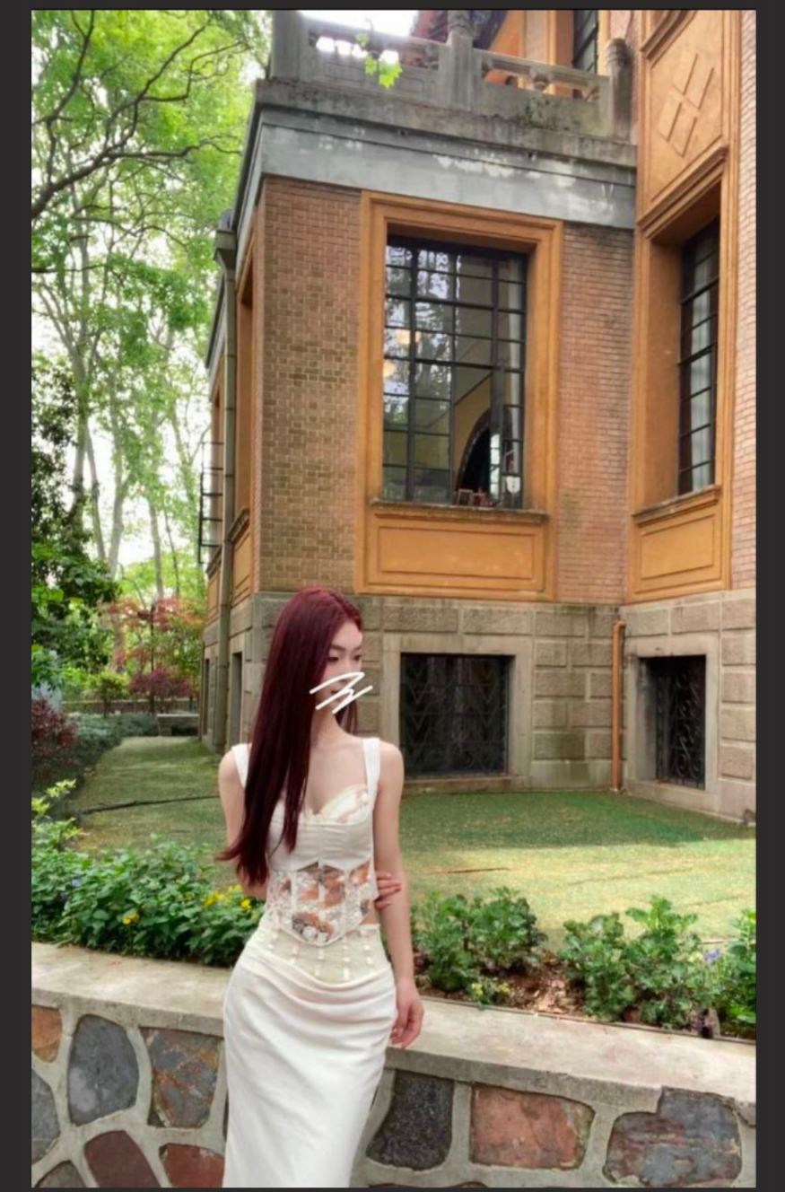 重庆极品小网红李欣与男友自拍性爱被曝光，不雅视频合集流出看点满满，小骚货真骚啊