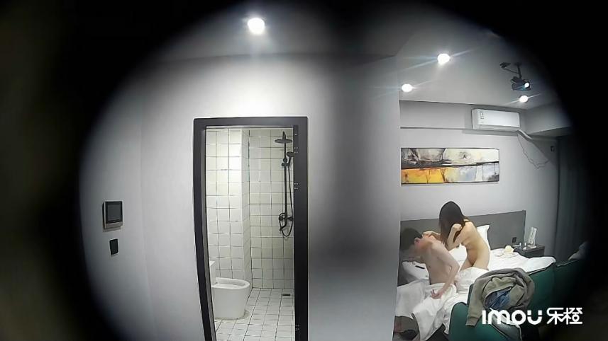乐橙酒店摄像头高清偷拍❤️颜值年轻情侣开房连续干了几炮妹子中途给男友按摩提升战斗力无水印原版