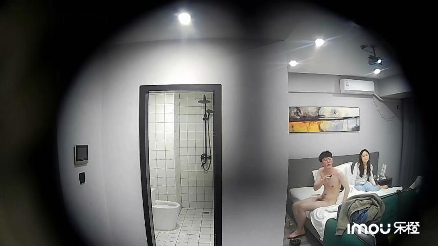 乐橙酒店摄像头高清偷拍❤️颜值年轻情侣开房连续干了几炮妹子中途给男友按摩提升战斗力无水印原版