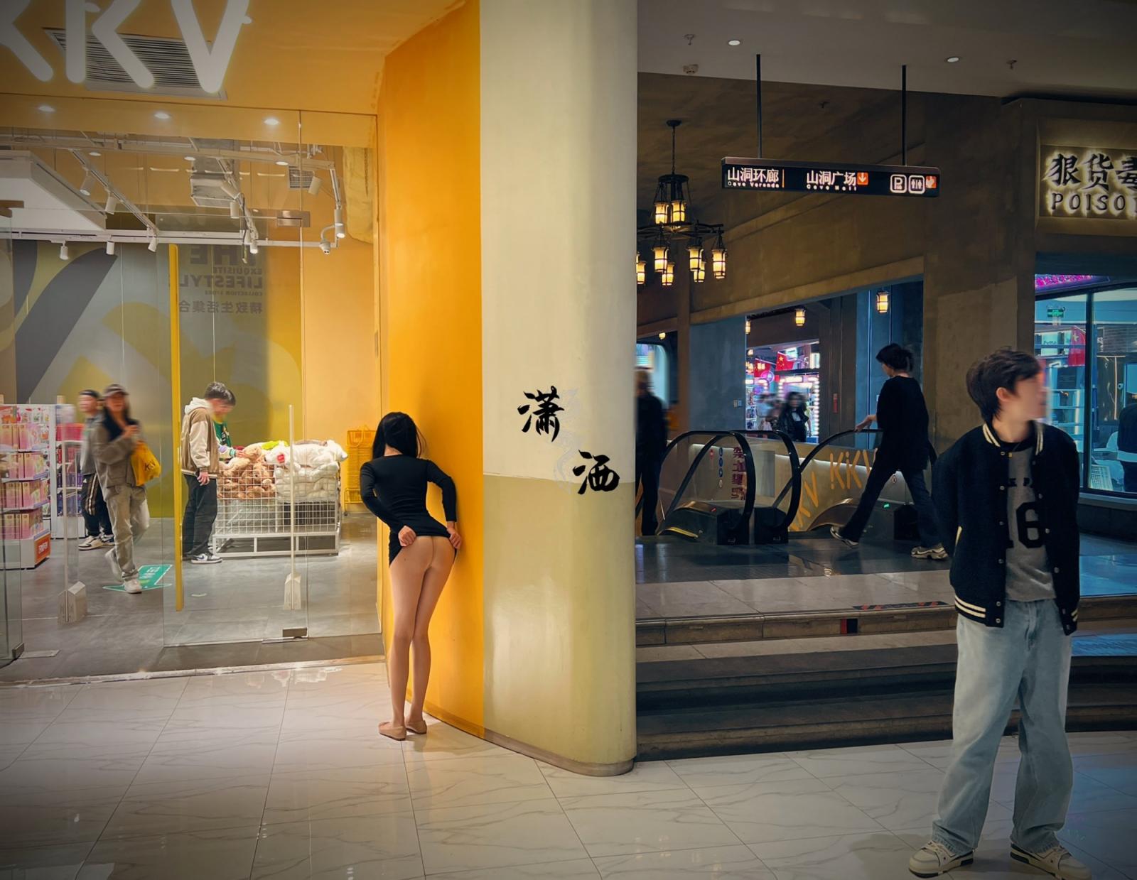 平日高冷傲娇校园女神成为金主随意玩弄的肉便器，母狗sm调教，生姜插逼，鞭打滴蜡，公路上无人机拍摄露出