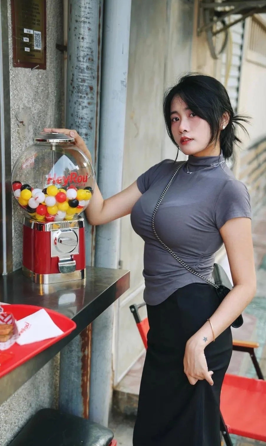 大部分女人最想和男人保持长期联系，最终目的就二点