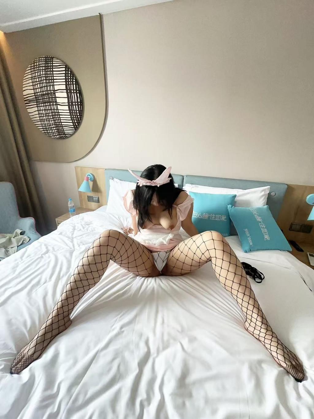 萌萌的小兔子 骚骚的小母狗