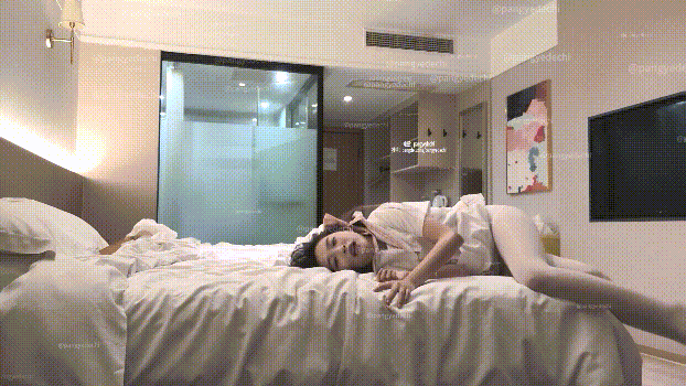 专操学生嫩妹达人『胖爷的奇妙之旅』 白幼瘦小嫩妹和胖哥超绝视觉反