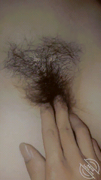 【母子乱伦】，16万粉原创大神【南方母子】钻石贴补全，早上老爸刚走，晚上妈妈跑进我房间