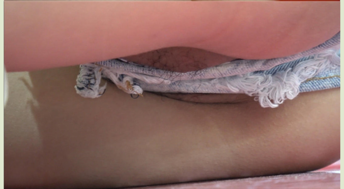 广州车展色魔摄影师各种刁钻角度愉拍❤️众多车模小姐姐各种不经意间的走光