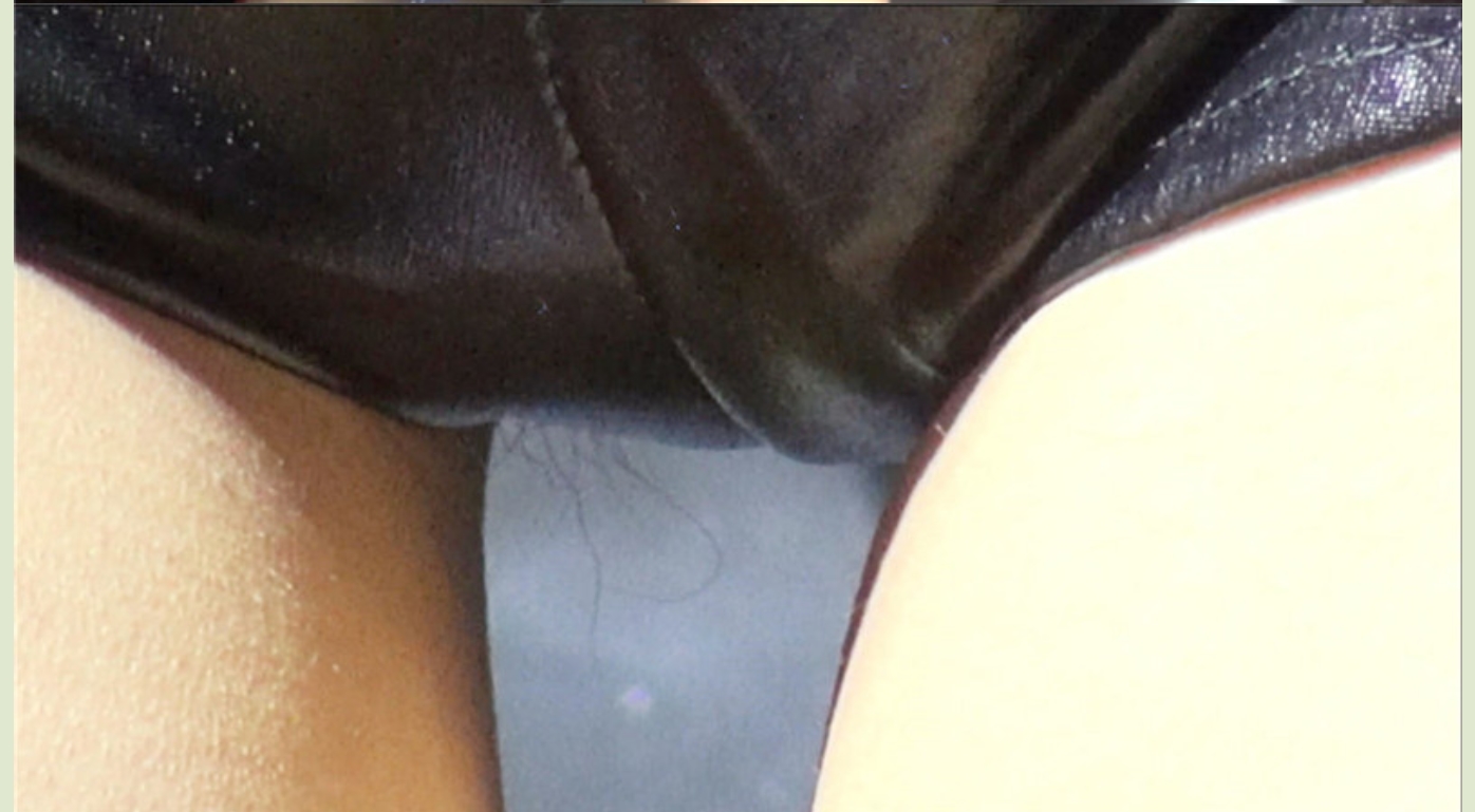 广州车展色魔摄影师各种刁钻角度愉拍❤️众多车模小姐姐各种不经意间的走光