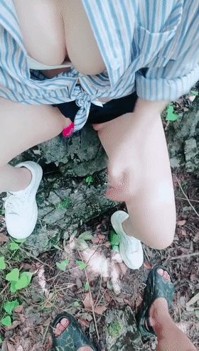 剧情演绎 骚货户外与炮友激情啪啪啪❤️精彩刺激，无套狂操！