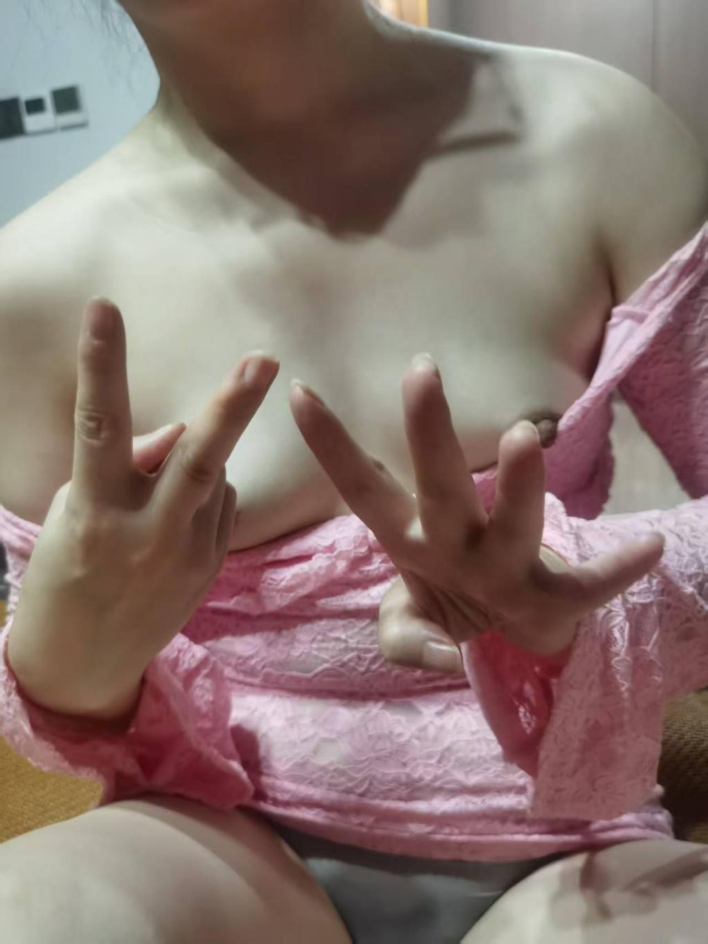 母狗树洞---重庆喜欢小处男的萍萍