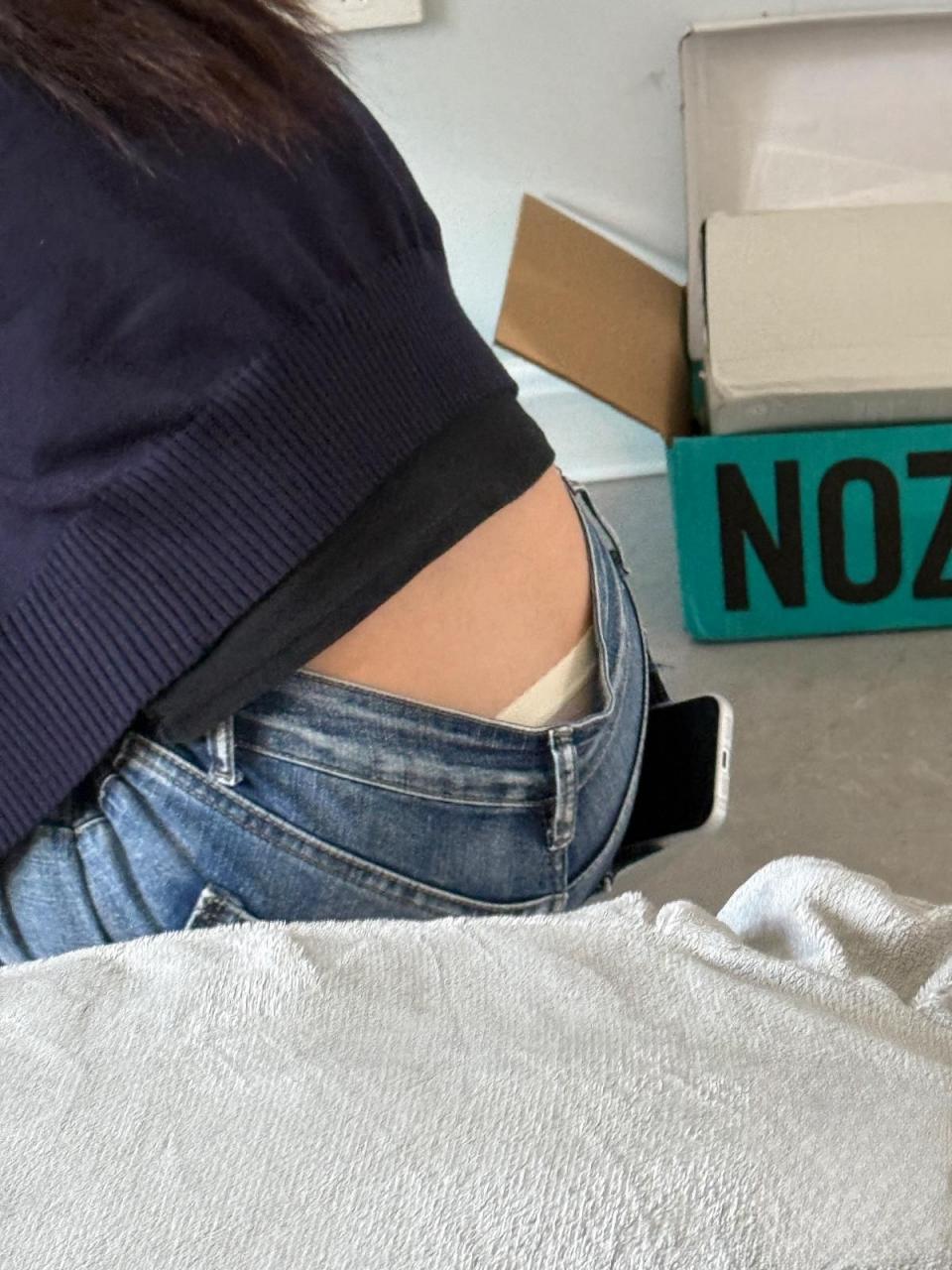 国庆节偷拍妹妹洗澡,忍不住偷偷打个胶