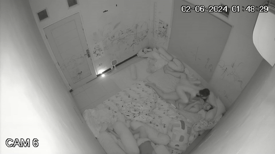 黑客破解家庭网络摄象头愉拍❤️极品夫妻 的日常性生活每次啪啪都需要道具插逼自慰热身再开干