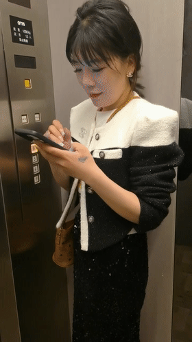 极品轻熟女 超有韵味和妻子的轻熟女少妇，超骚超主动，艹起来超爽超棒！