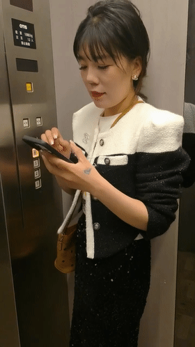 极品轻熟女 超有韵味和妻子的轻熟女少妇，超骚超主动，艹起来超爽超棒！