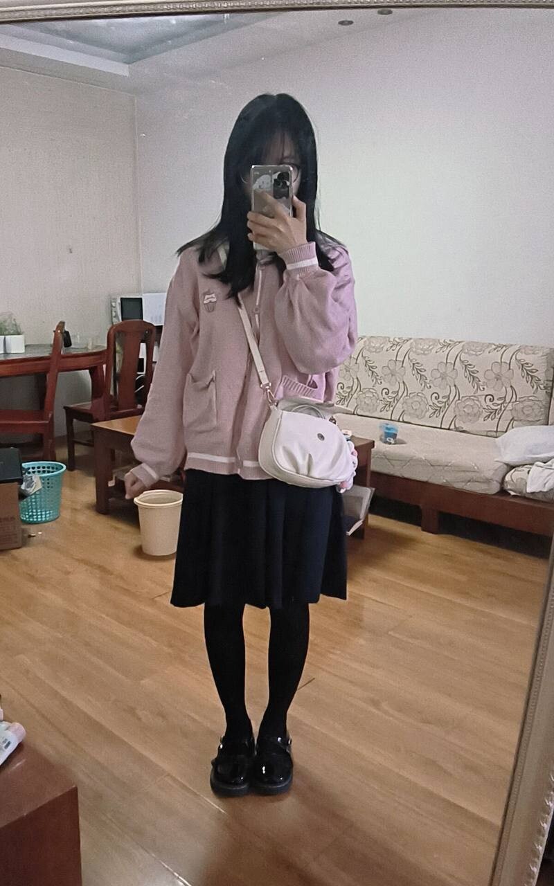 表妹的原味丝袜,穿好装备,准备来找我啦。