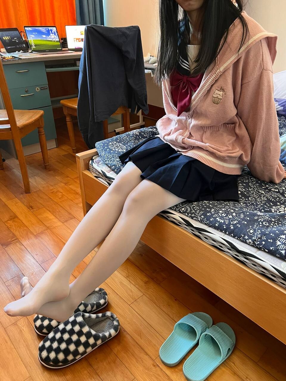 表妹的原味丝袜,穿好装备,准备来找我啦。