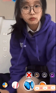 好嫩的【反差婊小母狗四眼学生妹】朱双双,和男友啪啪自拍多个小视频集合曝光,不算很漂亮,但是贵在真实