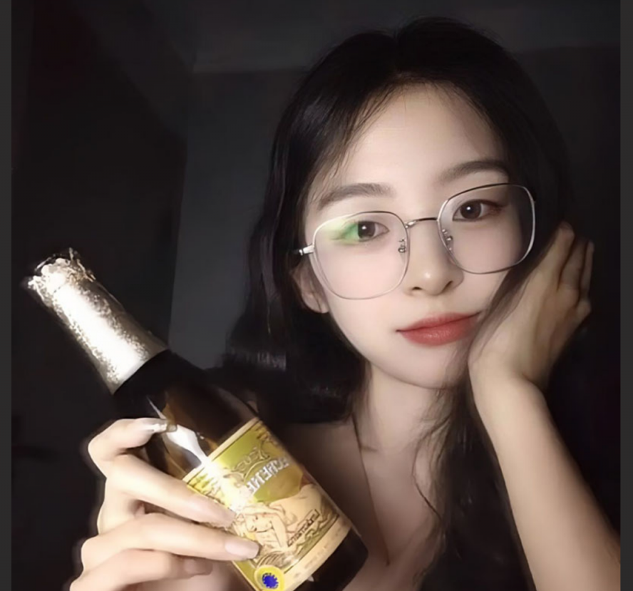 吉林眼镜婊 王丽妍 有了新欢忘旧友 被前男友怒爆3P性爱视频 昔日激情画面被还原