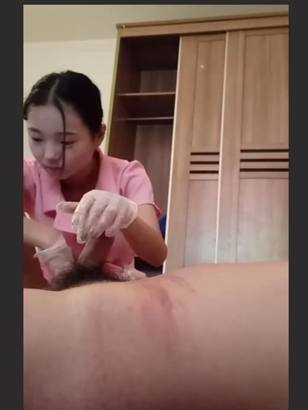 广西美女护士 白甜给男友治疗前列腺的另类方式 30公分超长玻璃棒深插马眼 极致刺激