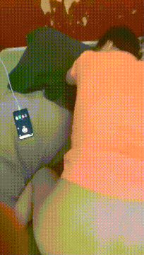 淫荡人妻愉情被老公打电话查岗 强忍住娇喘呻吟不让老公发现 紧张刺激到不行