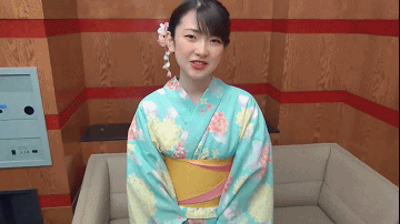 19岁的【超级甜美少女】已破处一年了,但依然很紧!挑逗一会就大量白浆,鸡巴插进去疼的惨叫不止