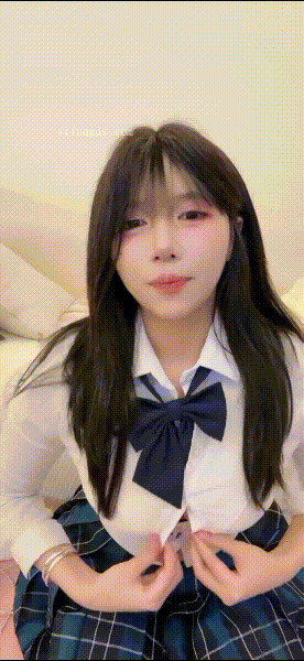 新品福利,多人求购,高颜值反差婊【已出落月】重金1v1道具自慰阿黑颜