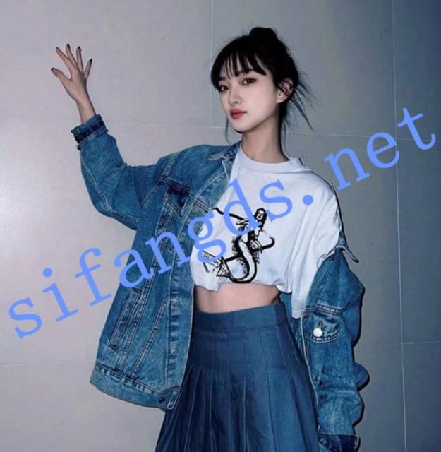 上海戏剧学院毕业,短剧演员【小小松菜莱】露脸露点,拍过陈翔六点半,大尺度绝美好身材!