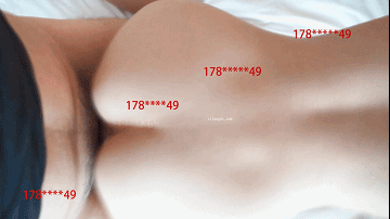 吐血推荐！秀人网甜美嫩模【绾绾么】颜值身材都很能打，本以为就是个大尺度写真，没想到摄影湿拍完脱裤子