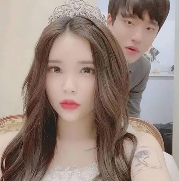 最新流出女团新成员sena原LPL前职业选手WE大舅子前妻【yuka金提莫】自慰插穴阿黑颜