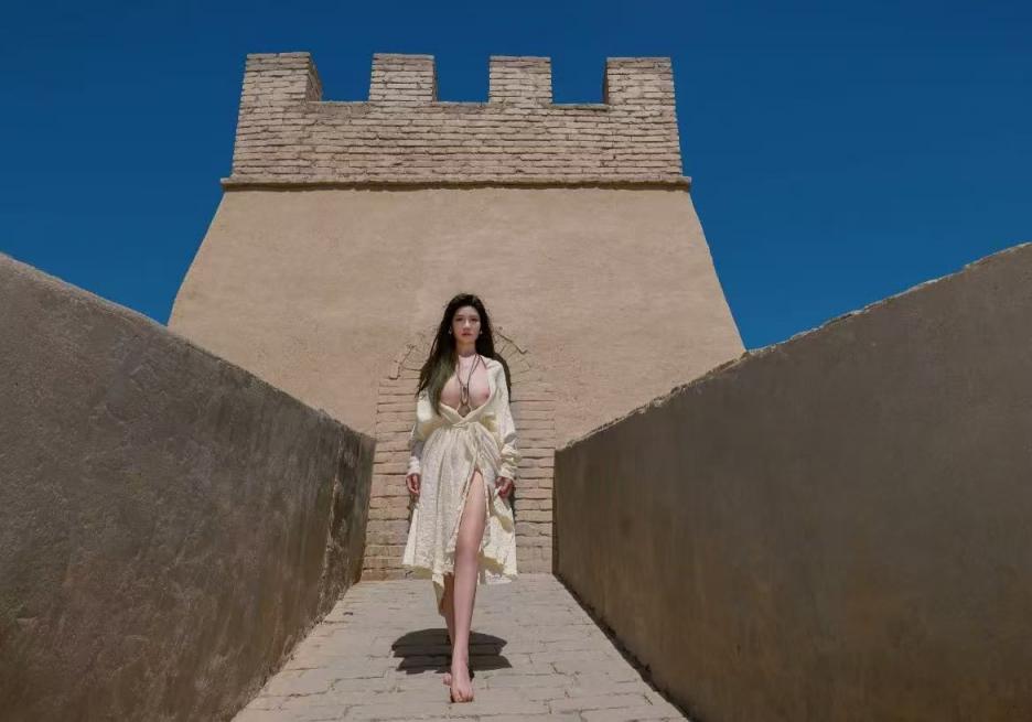 大胸美女爱露出