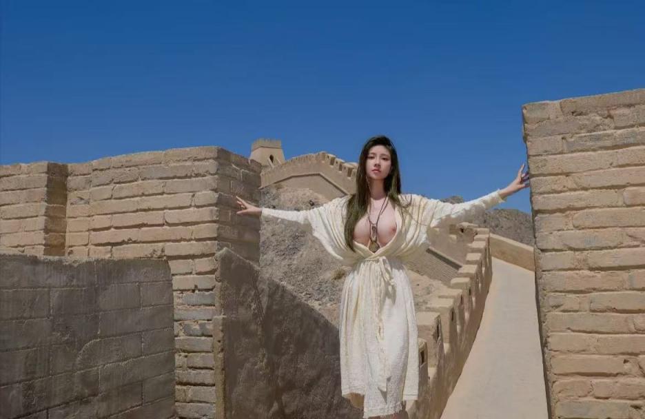 大胸美女爱露出