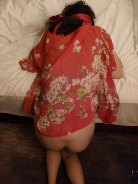 网友老婆是大学老师，想要约她的学生，真刺激