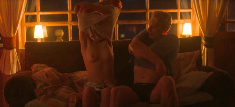 这部青春性喜剧,欢乐的同时尺度也很大