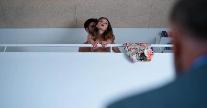 这部青春性喜剧,欢乐的同时尺度也很大