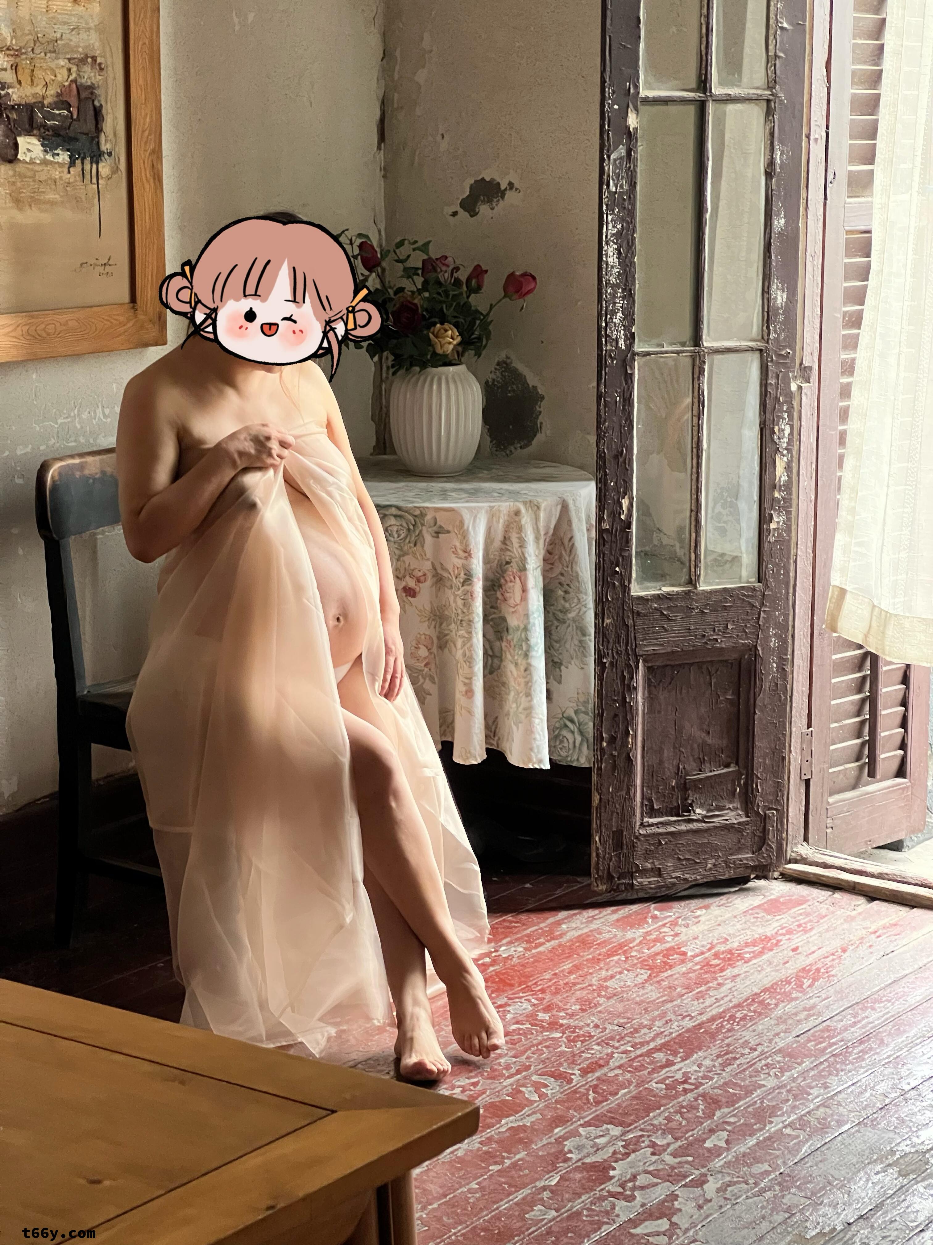 携孕妻首次发帖，全裸剃毛，BB超嫩，一点不像怀二胎的