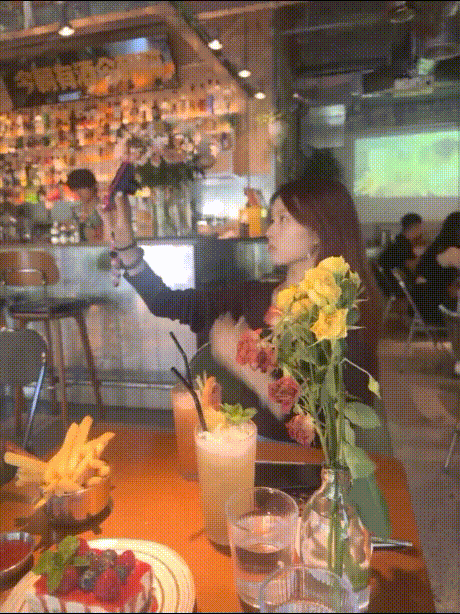 真是反差啊，看着小鸟依人 乖乖女，不知道多少人肏过了，还被内射