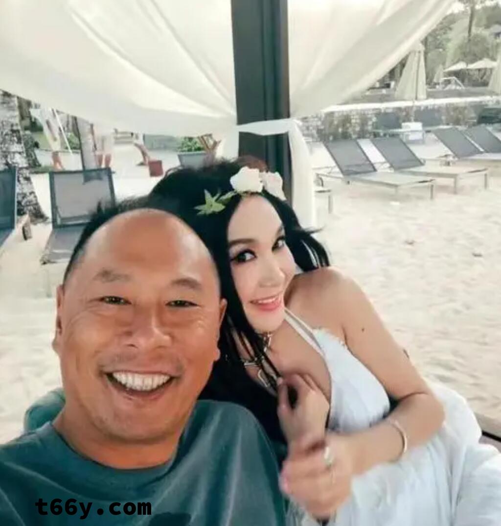 温碧霞与老公合照,P图从来不P老公!太真实了!