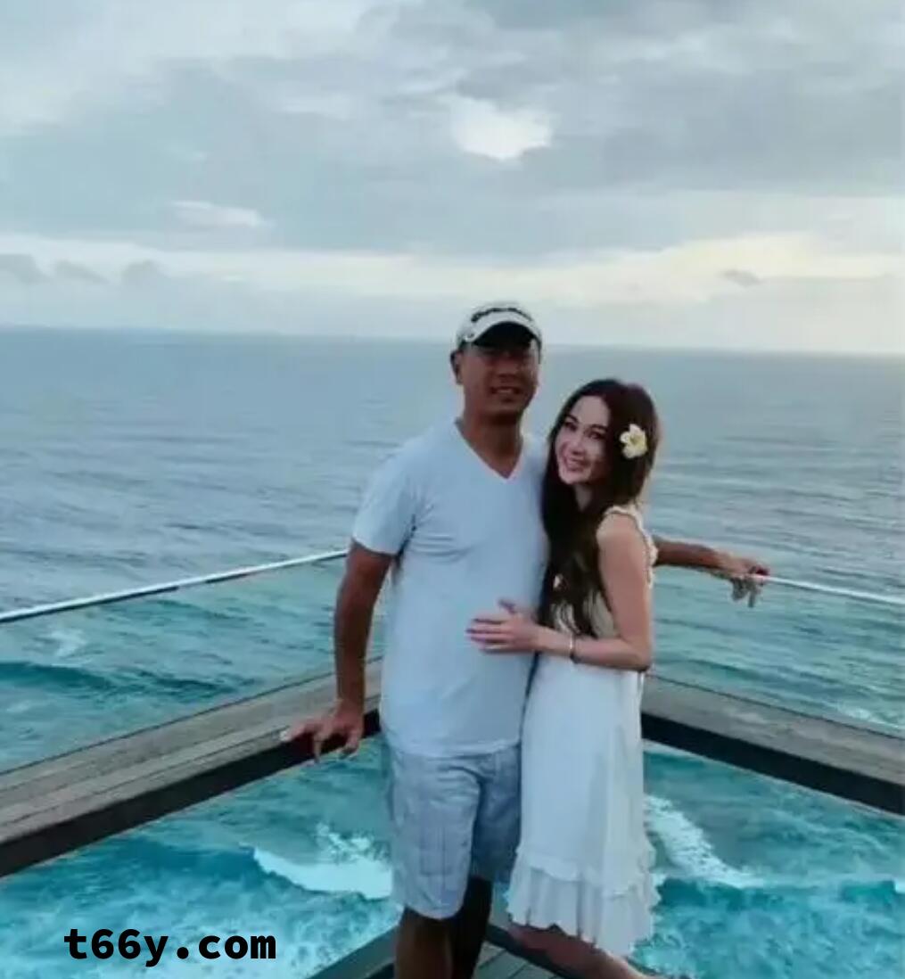 温碧霞与老公合照,P图从来不P老公!太真实了!