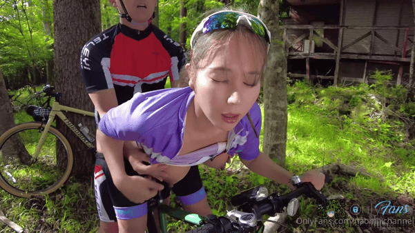 ✨极品樱花妹✨naomiiichannel户外骑行被粉丝在自行车上操内射