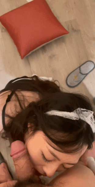 玩弄两个云南哈尼族黎族小姐姐SM捆绑飘窗对着大街啪啪 舔脚吞精敷面膜