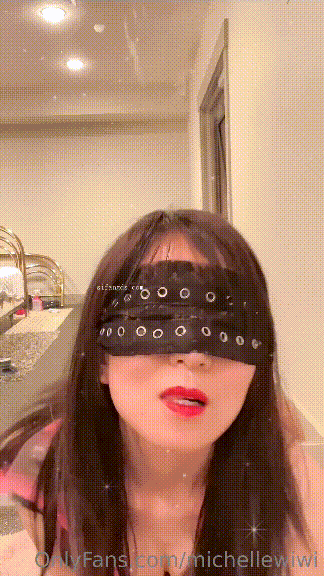 现居温哥华的国内BBC超强媚黑母狗【michellewiwi】百合多P酷爱黑驴屌