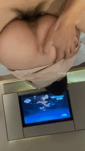 20岁学生妹，【吴佳仪】，被男友啪啪的小视频，蜜桃臀无套插入，水汪汪一直的叫！