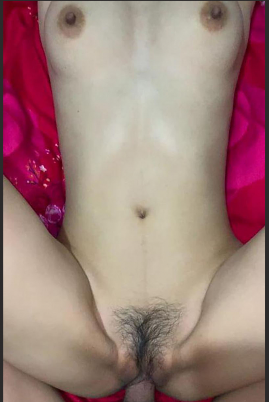 北京新娘 宋璃烟 新婚之夜洞房实拍 白虎丰臀被新郎猛操内射 满穴白浆流成河还冲镜头抛媚眼