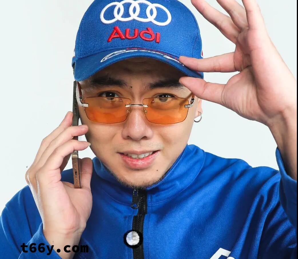 著名歌星“底裤被扒光”!睡粉、出轨、黑料不断,本人在国外回应更炸裂