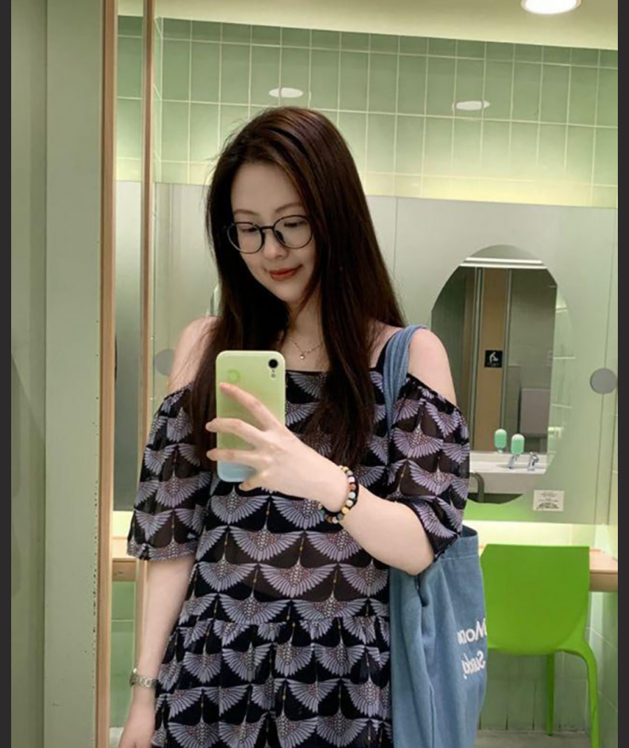 北京新娘 宋璃烟 新婚之夜洞房实拍 白虎丰臀被新郎猛操内射 满穴白浆流成河还冲镜头抛媚眼