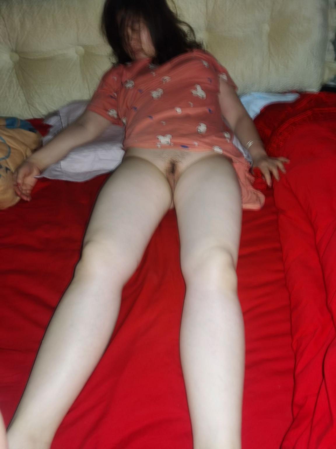 真实人妻半夜性瘾发作,母狗想要更多鸡巴来操